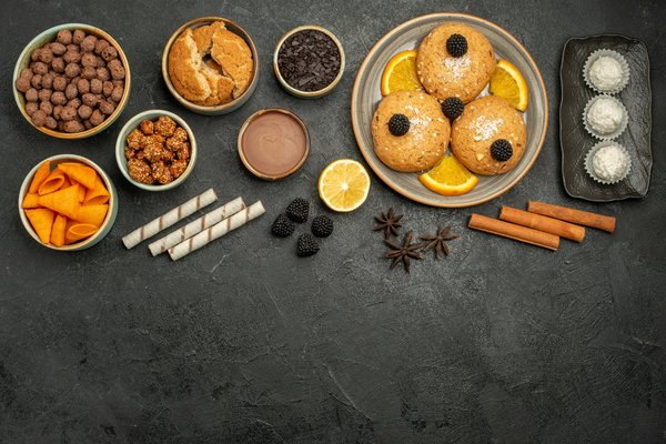 Comment préparer des snacks énergétiques faits maison pour soutenir les besoins nutritionnels des sportives ?